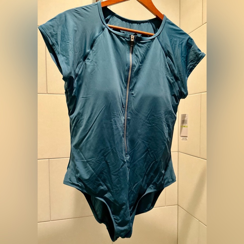NWT Jantzen Cap Sleeve Swimsuit with Matching Board Shorts Rockin Moroccan 18W - Picture 3 of 12
